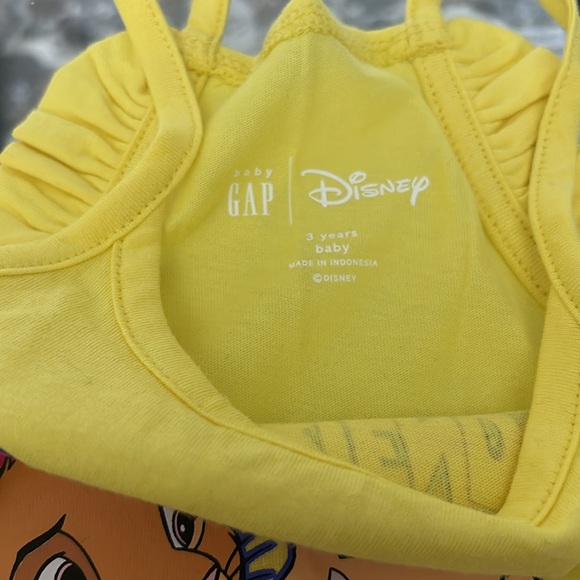 The gap  lion king tank size 3 years 3 for $35 ⭐️ - Picture 3 of 3